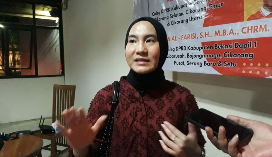 Caring about education, Allegra Putri Kartika opens free tutoring program