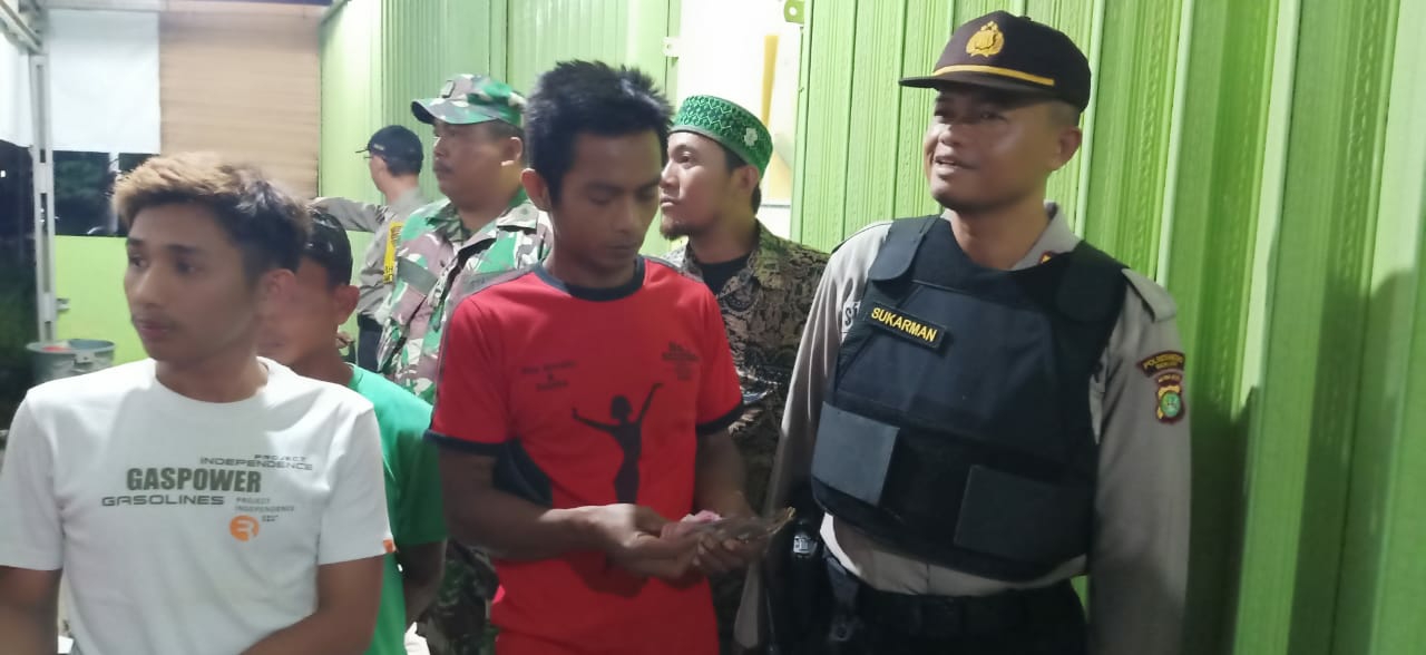 Polisi razia warung jamu yang jual miras di wilayah Cikarang