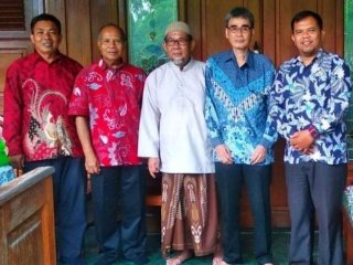 Silaturahmi Lebaran, Ketua Yayasan Islamic Center Kota Bekasi Terima Kunjungan Tokoh Buddha