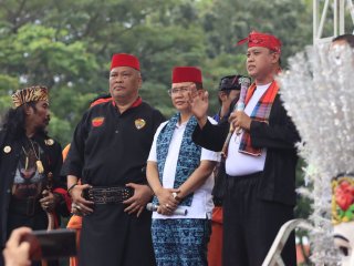 Dukung Silaturahmi Antar Sesama Warga Bekasi Raya, Plt. Wali Kota Bekasi Hadiri Event Lebaran Bekasi 2022